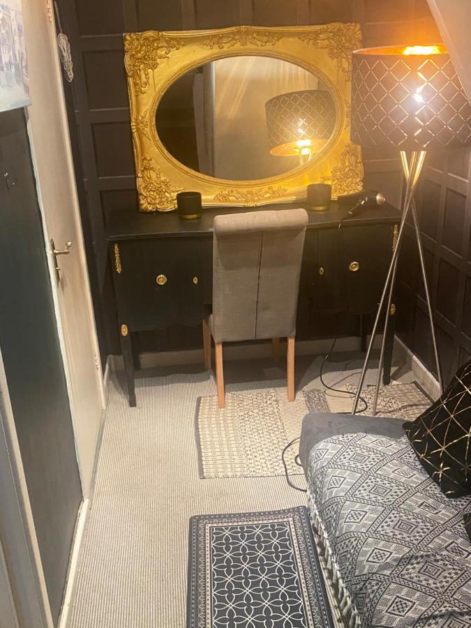 Georgian City Apartment At Thomas Street Double Bedroom And Two Single Trundle Beds Бат Екстериор снимка